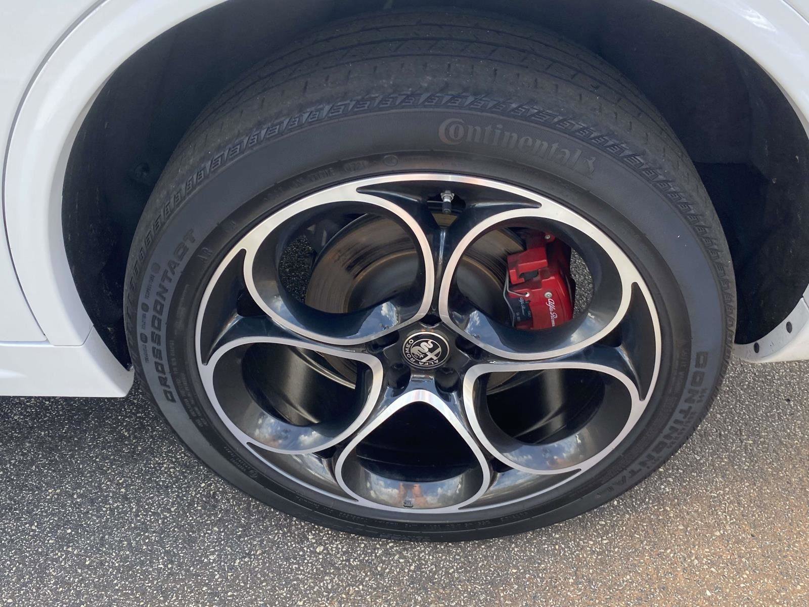 Used 2022 Alfa Romeo Stelvio Veloce image 21