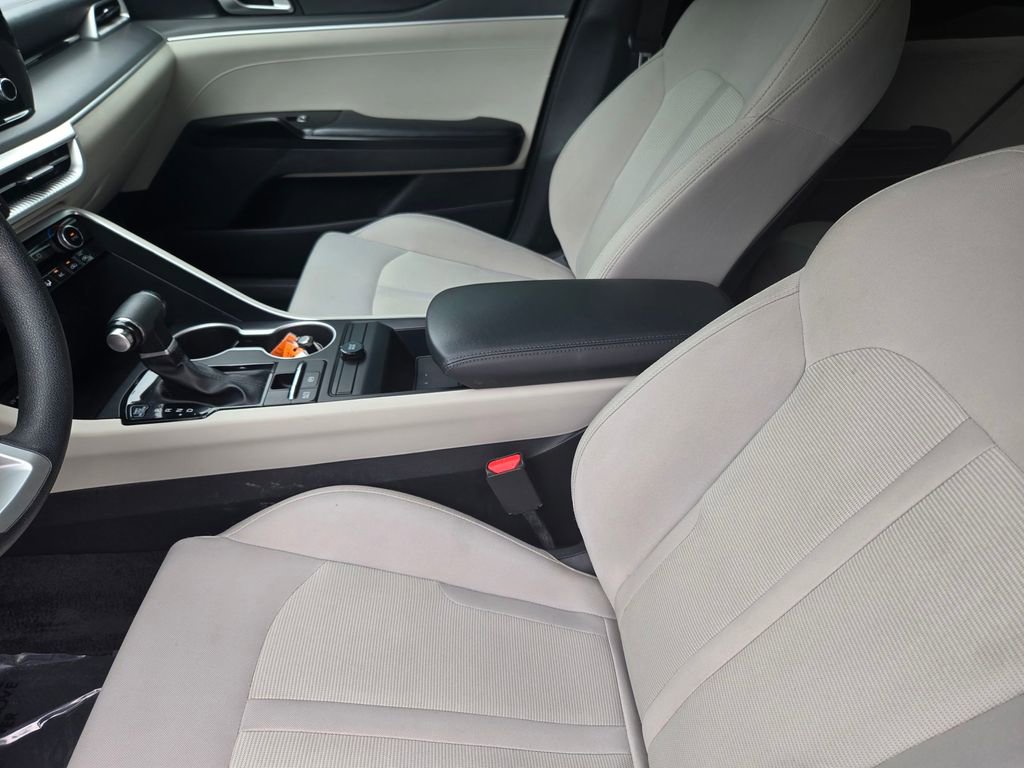 Used 2021 Kia K5 LXS FWD image 12