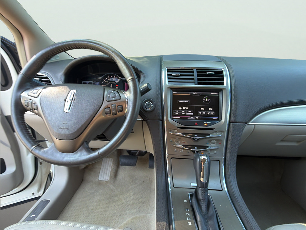 Used 2013 Lincoln MKX AWD image 32