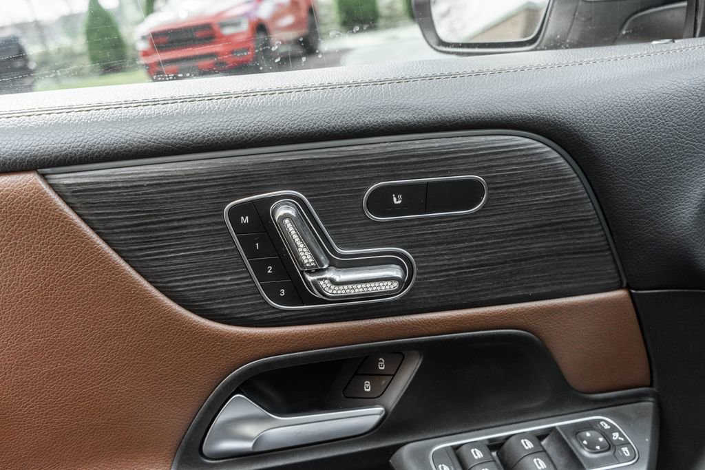 Used 2021 Mercedes-Benz GLB 250 GLB 250 image 15