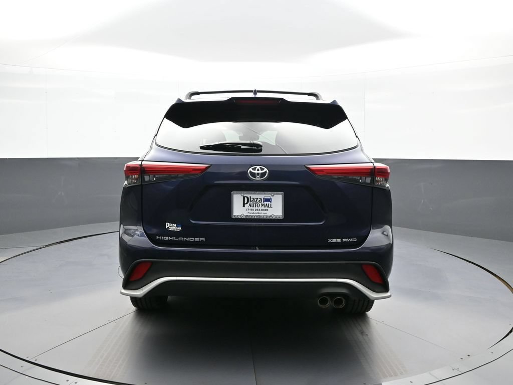 Used 2021 Toyota Highlander XSE AWD/4WD image 7