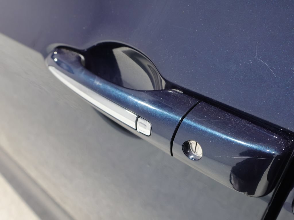 Used 2021 Chrysler Pacifica Touring-L FWD image 17
