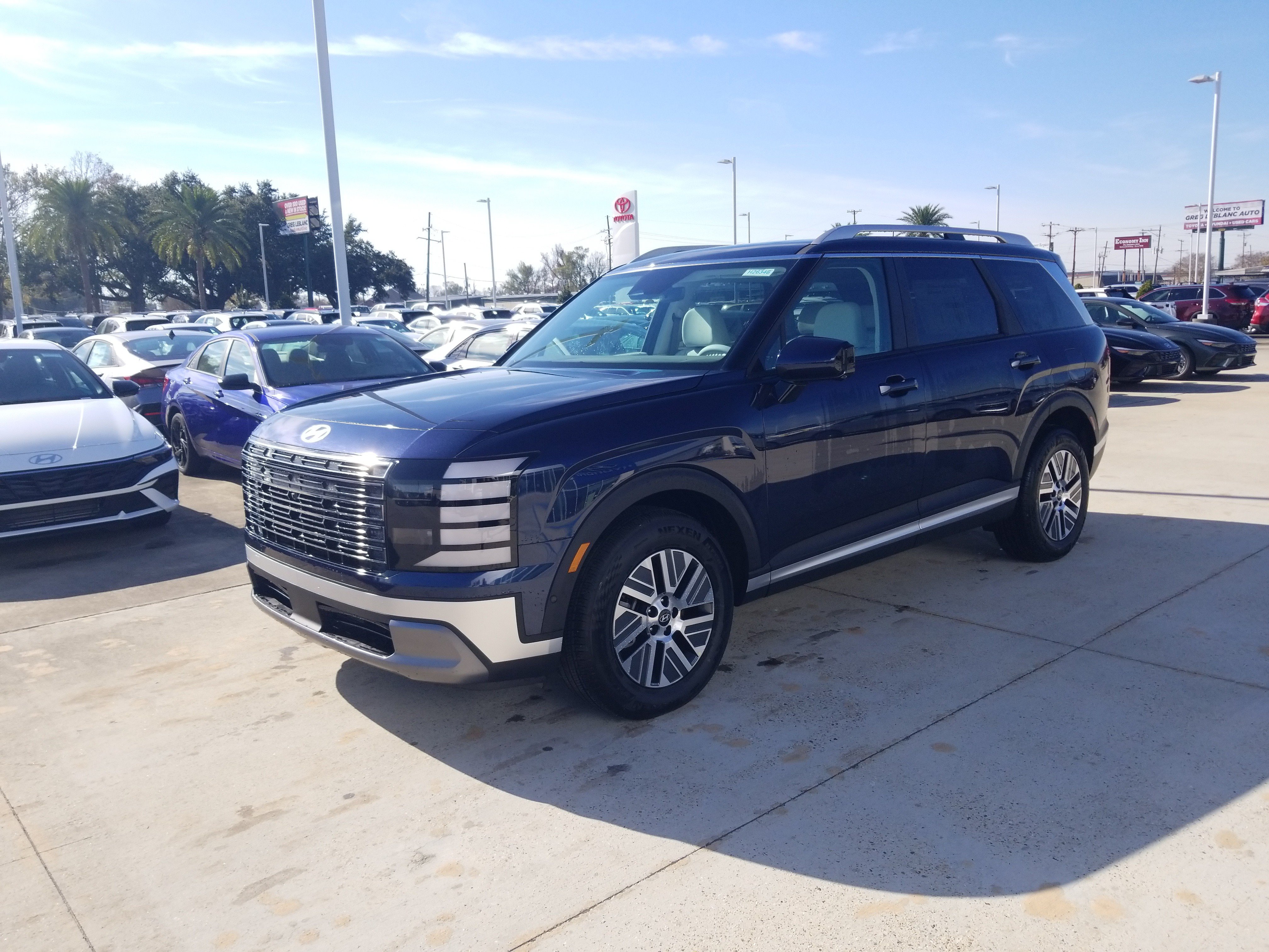 Used 2026 Hyundai Palisade SEL Premium FWD image 3