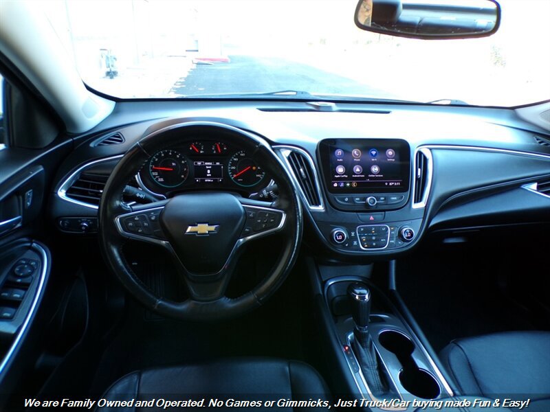 Used 2019 Chevrolet Malibu LT w/ Leather Package FWD image 32