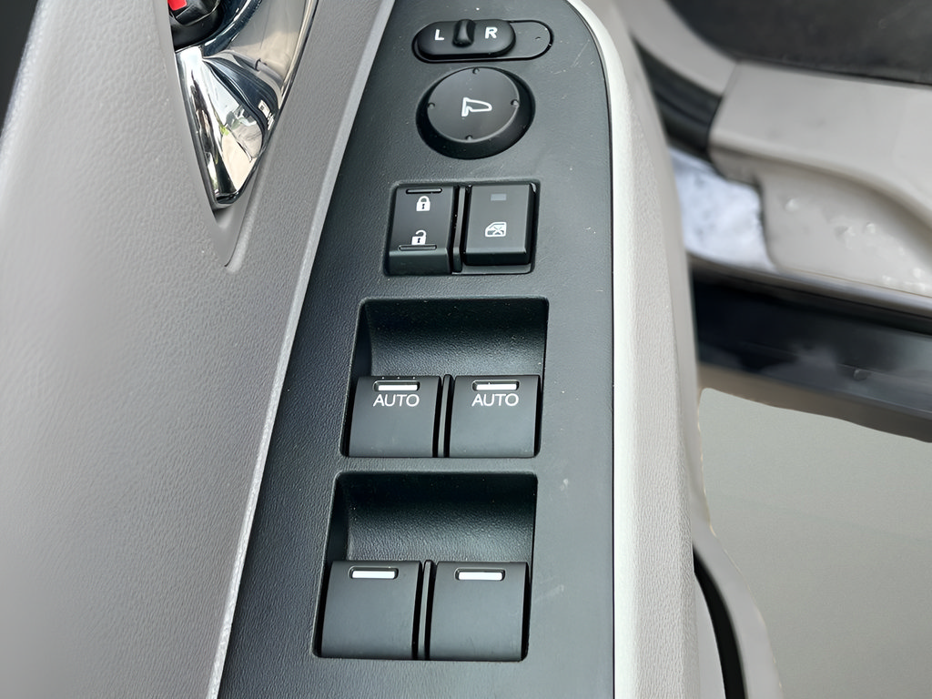 Used 2016 Honda Odyssey SE image 13