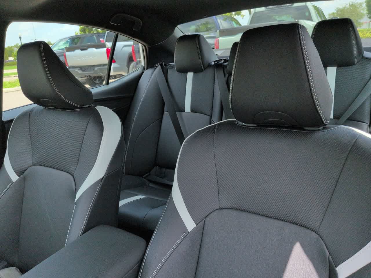 New 2026 Toyota Camry Hybrid FWD image 8