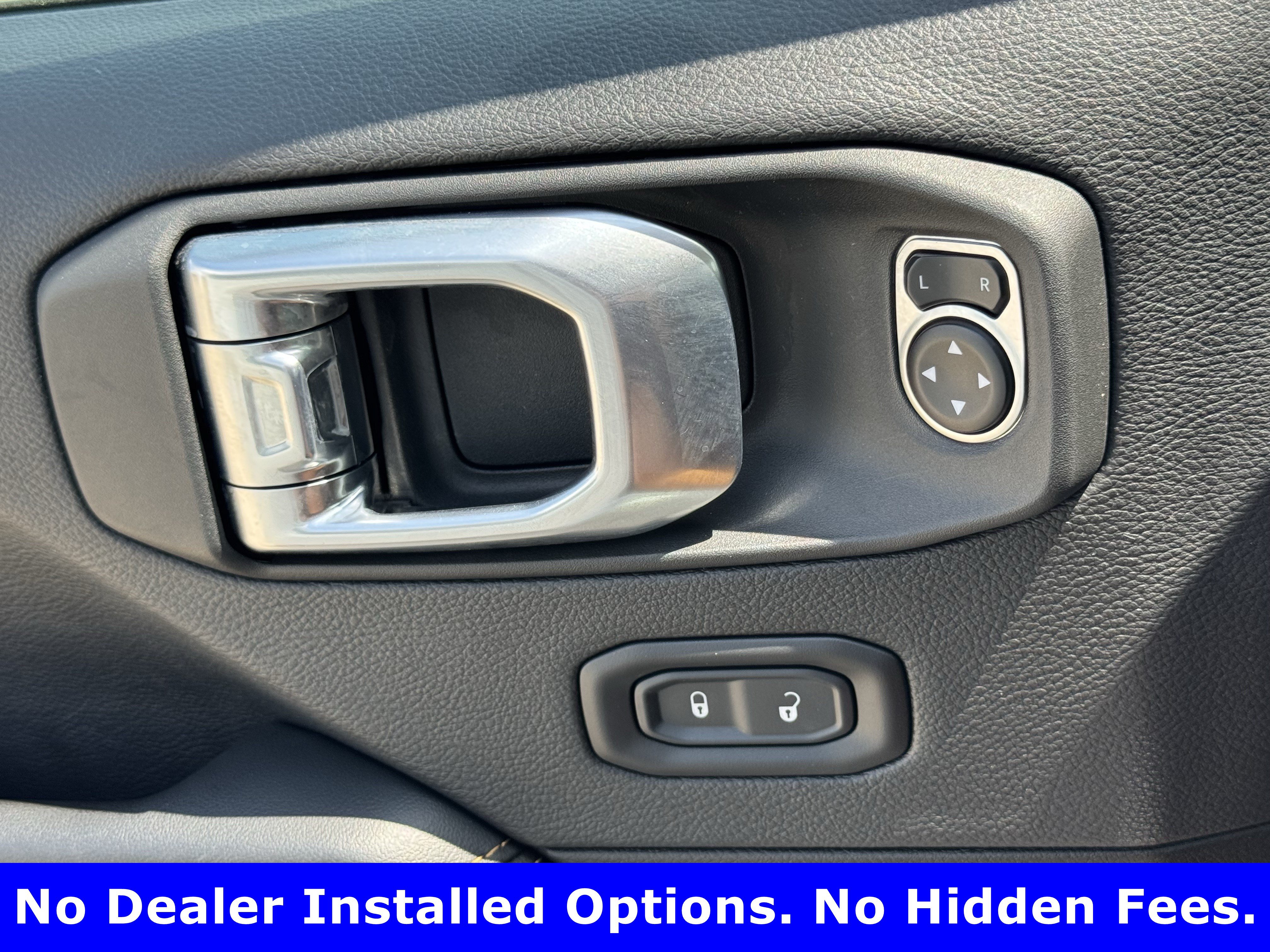Used 2025 Jeep Wrangler Unlimited Sahara AWD/4WD image 23