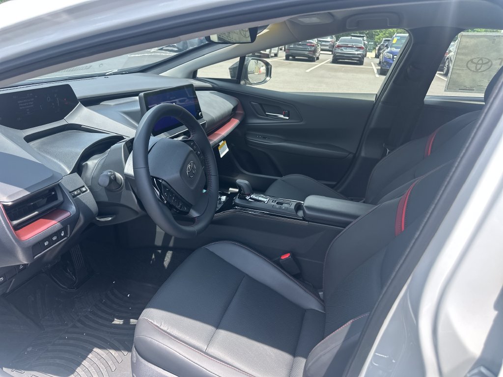 New 2026 Toyota Prius Plug-In Hybrid FWD image 9