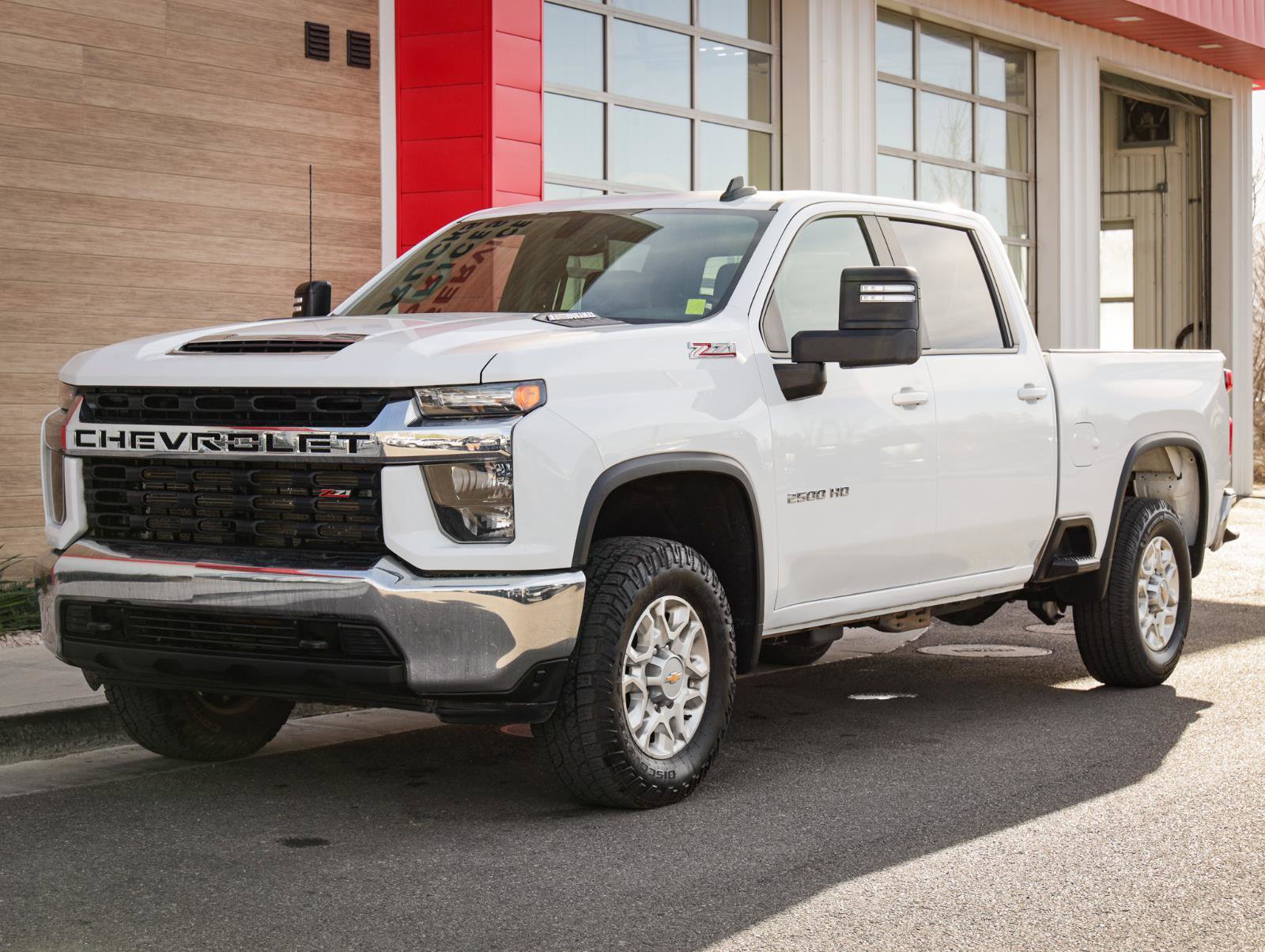 Used 2023 Chevrolet Silverado 2500 LT image 8