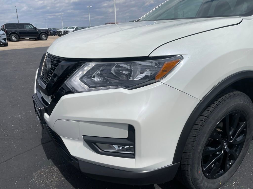 Used 2018 Nissan Rogue SV AWD/4WD image 35