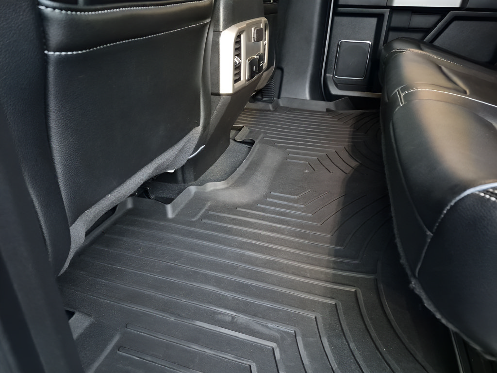 Used 2020 Ford F250 Lariat w/ Lariat Ultimate Package AWD/4WD image 38
