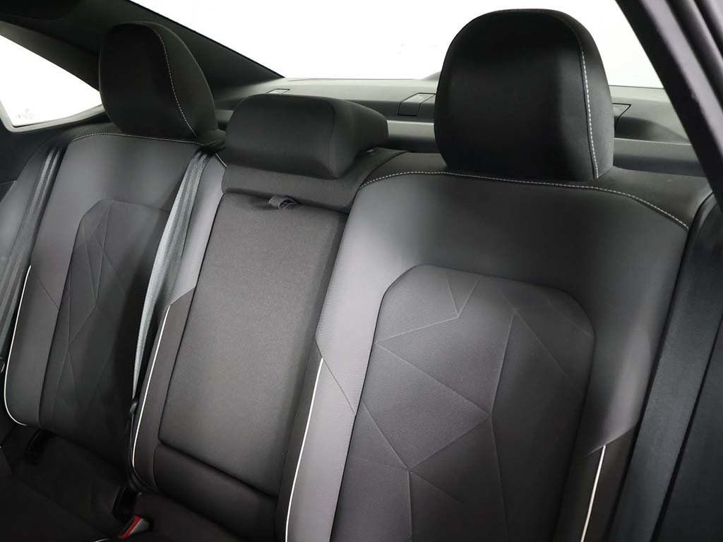 Used 2025 Volkswagen Jetta Sport FWD image 32