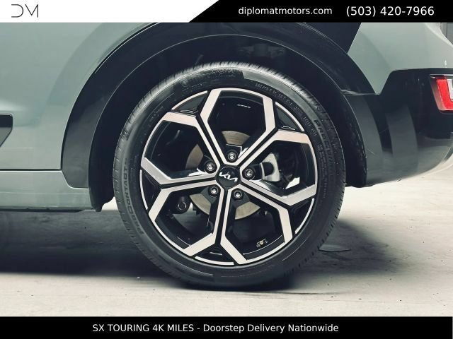 Used 2023 Kia Niro SX Touring FWD image 46