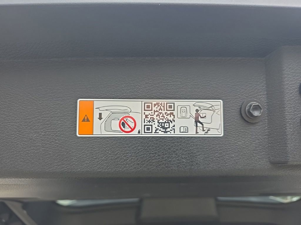 Used 2025 Toyota Sienna XLE image 42