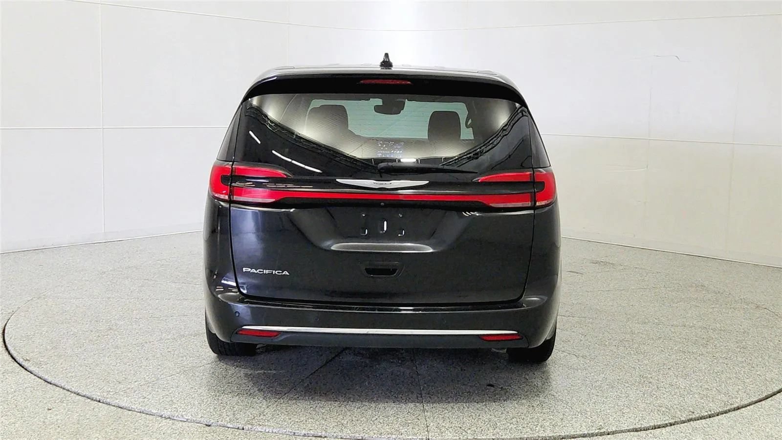 Used 2023 Chrysler Pacifica Touring-L FWD image 7