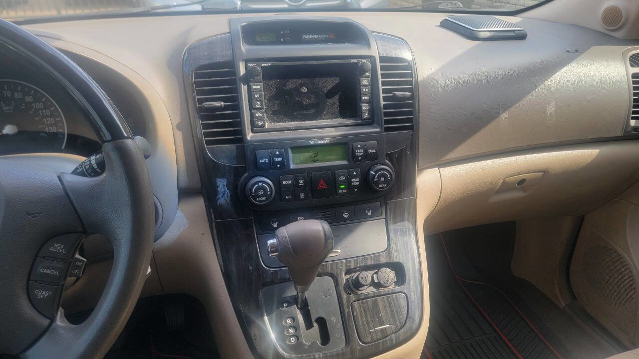 Used 2012 Kia Sedona EX w/ Luxury Pkg image 12