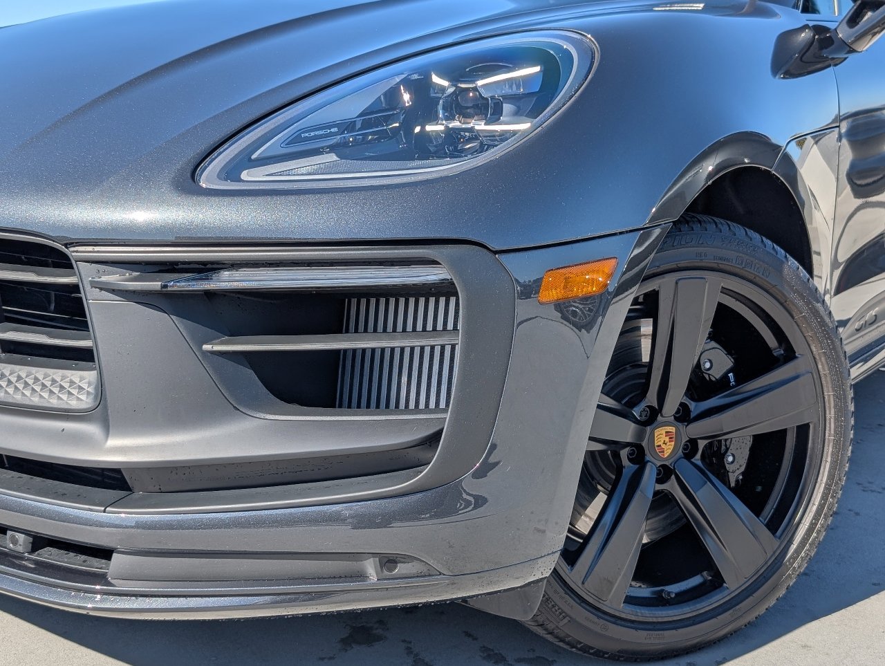 Certified 2024 Porsche Macan GTS image 10