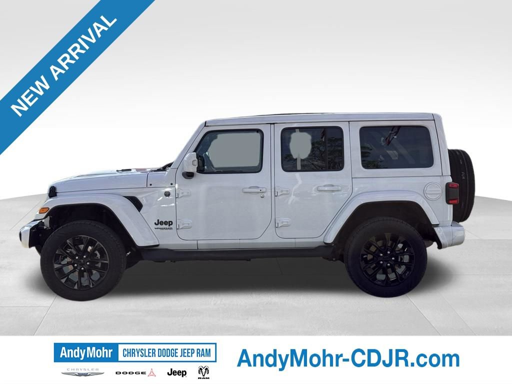 Used 2022 Jeep Wrangler Unlimited Sahara AWD/4WD image 4