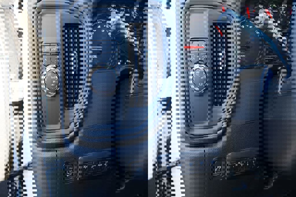 New 2026 GMC Sierra 2500 Pro w/ Convenience Package image 15