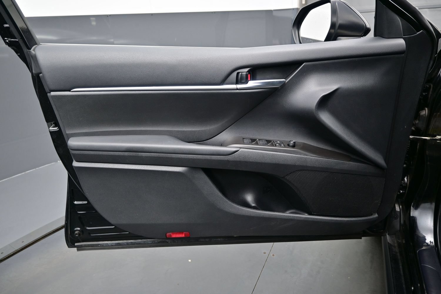 Used 2024 Toyota Camry SE FWD image 9