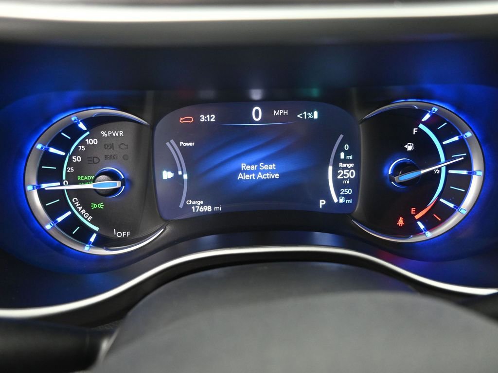 Used 2025 Chrysler Pacifica Select w/ Uconnect Theater Family Group image 36