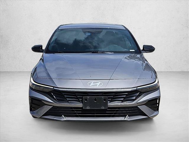 Used 2025 Hyundai Elantra Sport FWD image 2