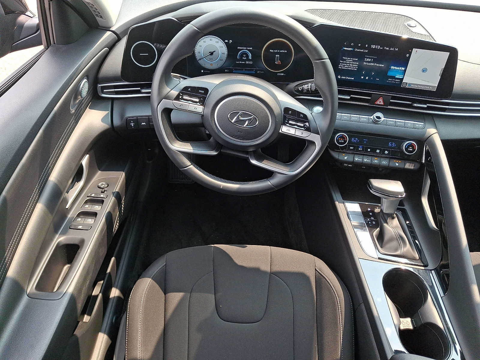 Used 2023 Hyundai Elantra SEL w/ Convenience Package FWD image 11