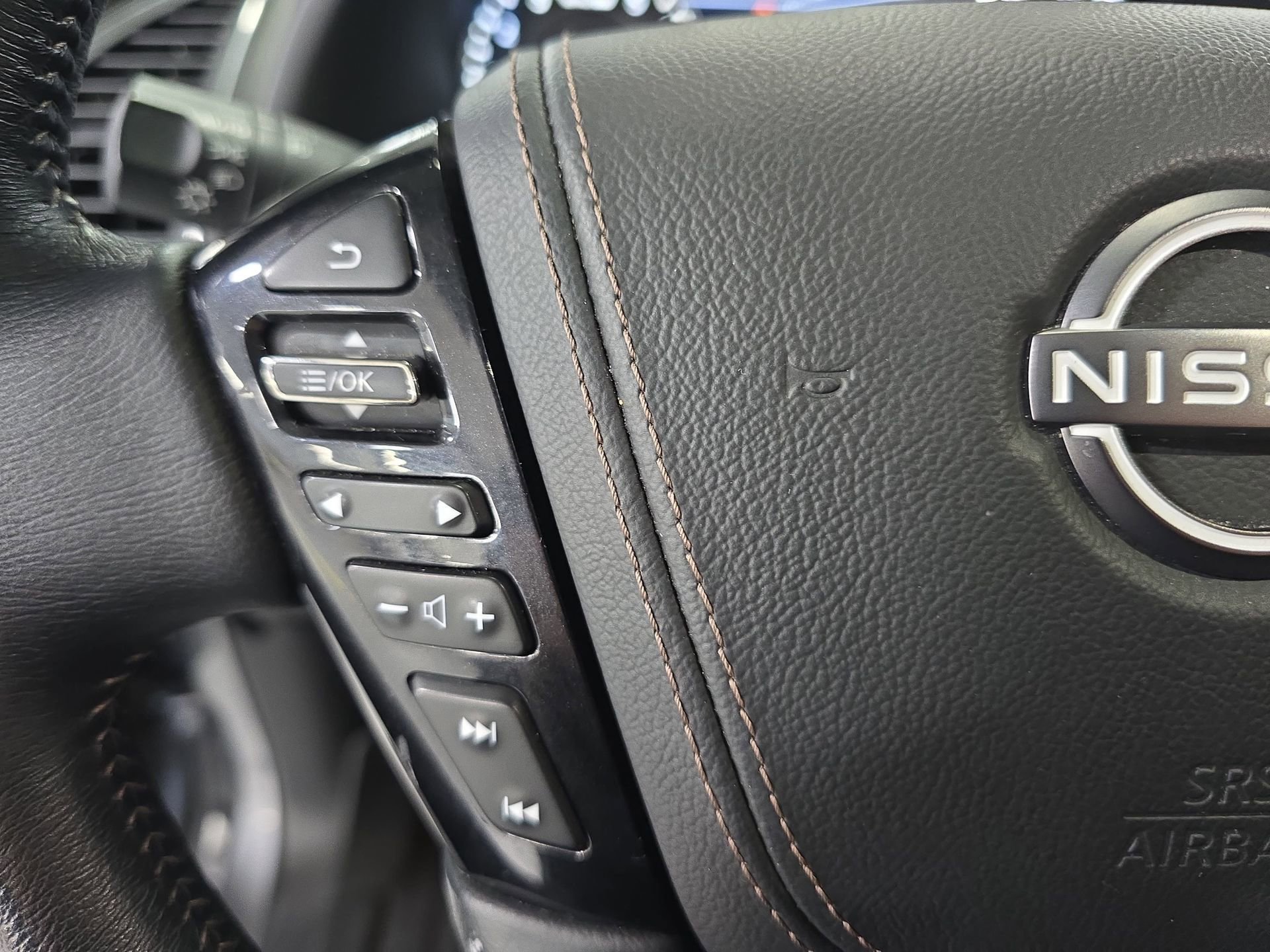 Used 2023 Nissan Armada Platinum w/ Captain's Chairs Package AWD/4WD image 17