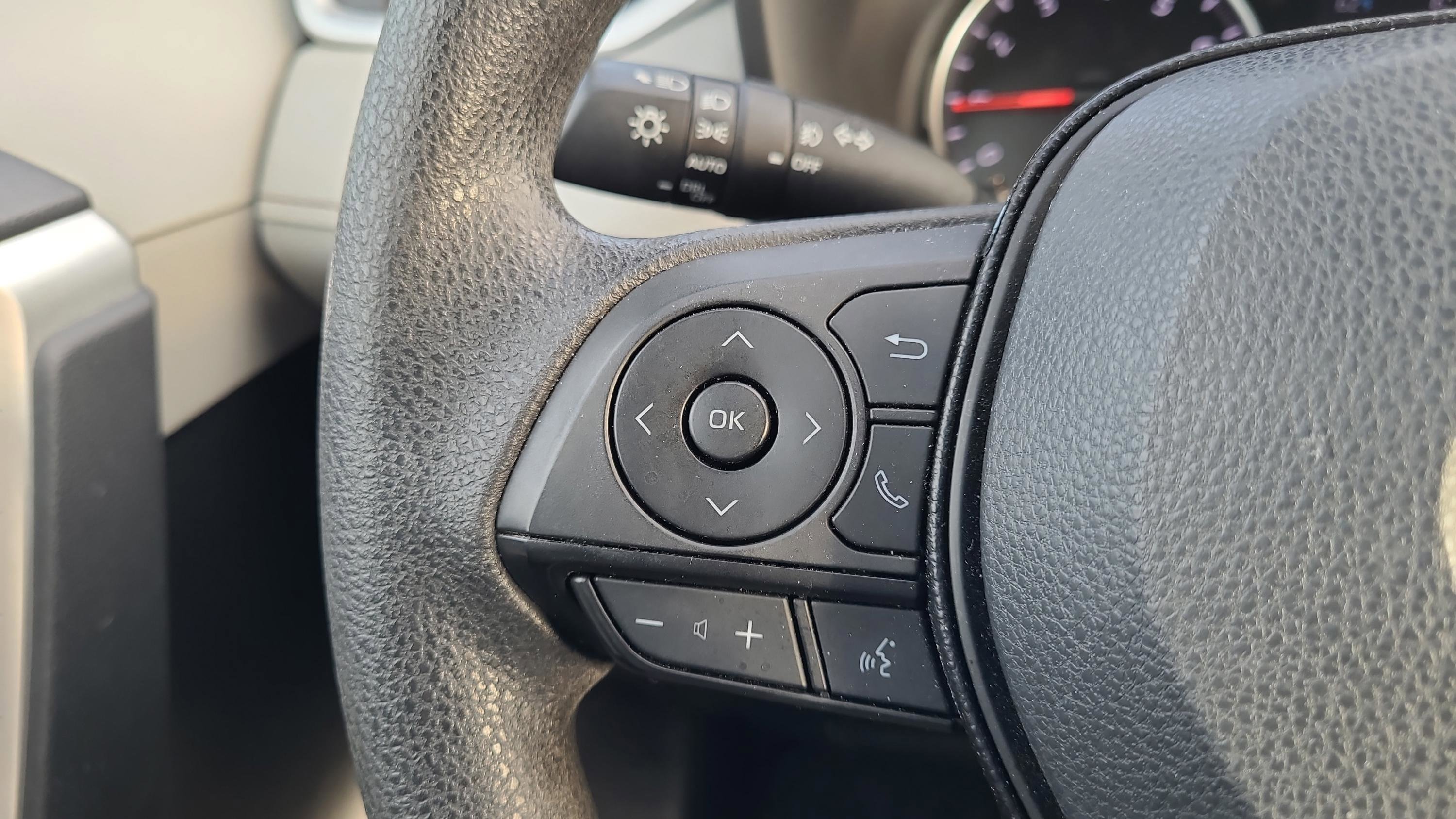 Used 2020 Toyota RAV4 XLE image 14