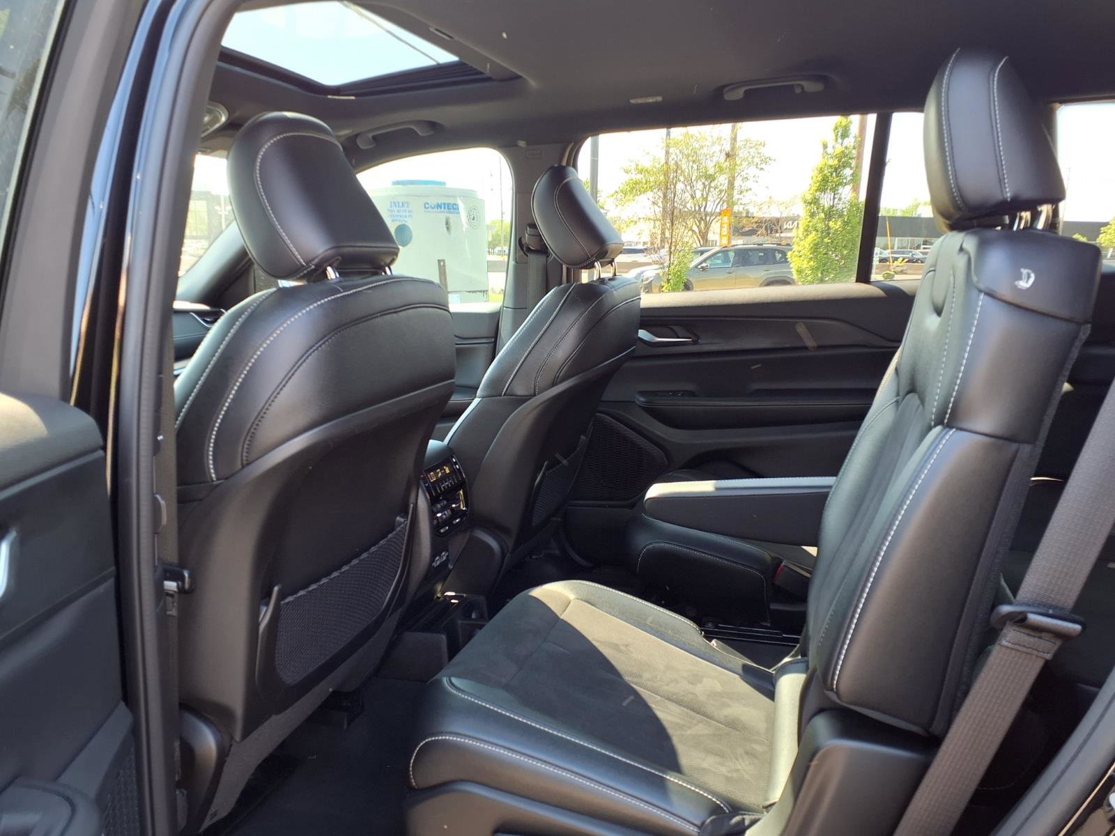 Used 2024 Jeep Grand Cherokee L Laredo AWD/4WD image 26