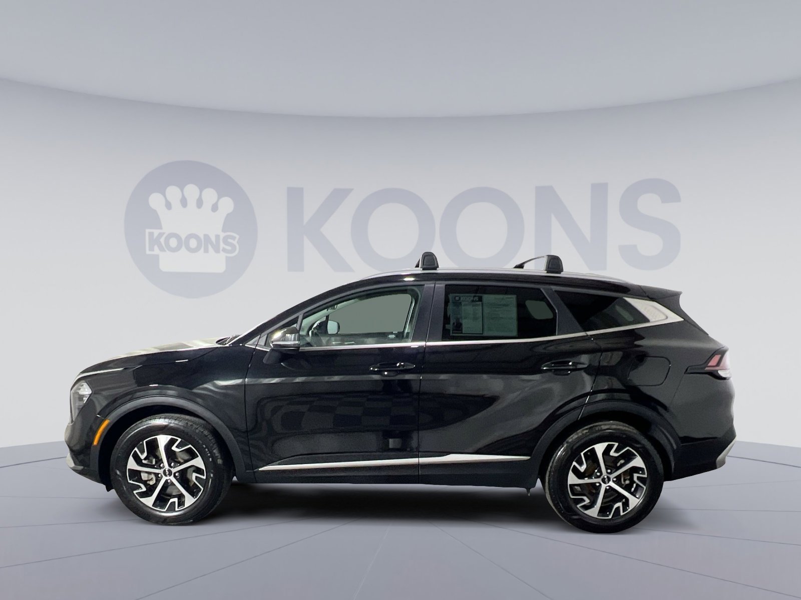 Used 2023 Kia Sportage EX image 2
