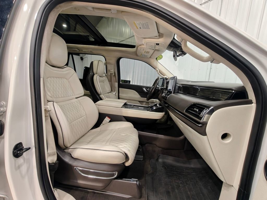 Used 2019 Lincoln Navigator Black Label w/ Cargo Package AWD/4WD image 34