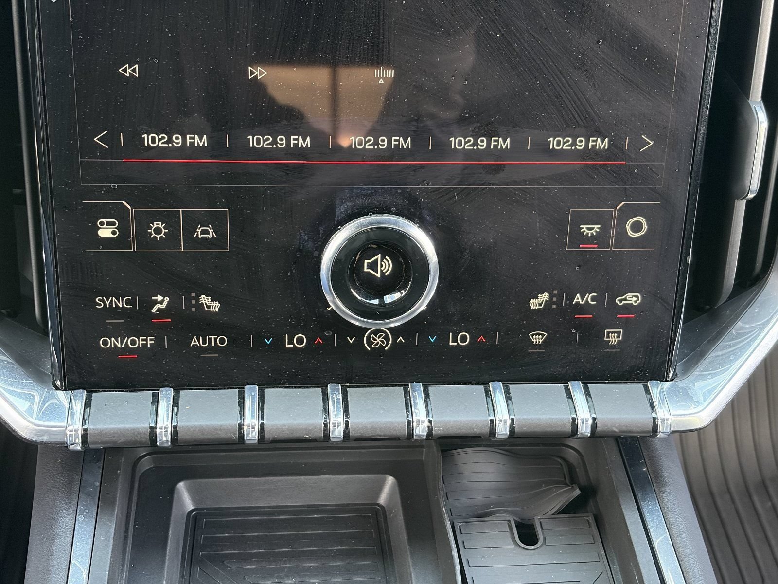 Certified 2025 GMC Acadia Elevation w/ Elevation Premium Package FWD image 30