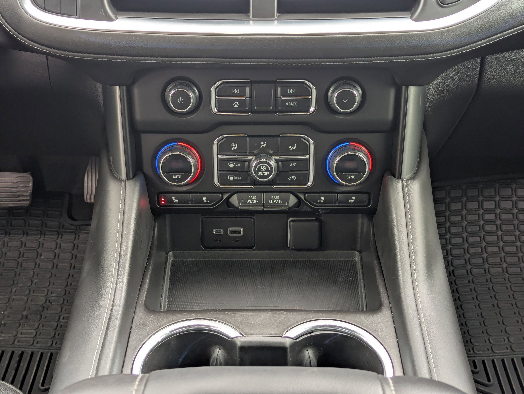 Used 2023 Chevrolet Tahoe Z71 w/ Luxury Package image 20