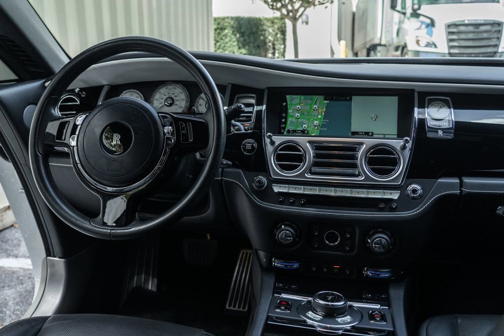 Used 2019 Rolls-Royce Wraith image 20