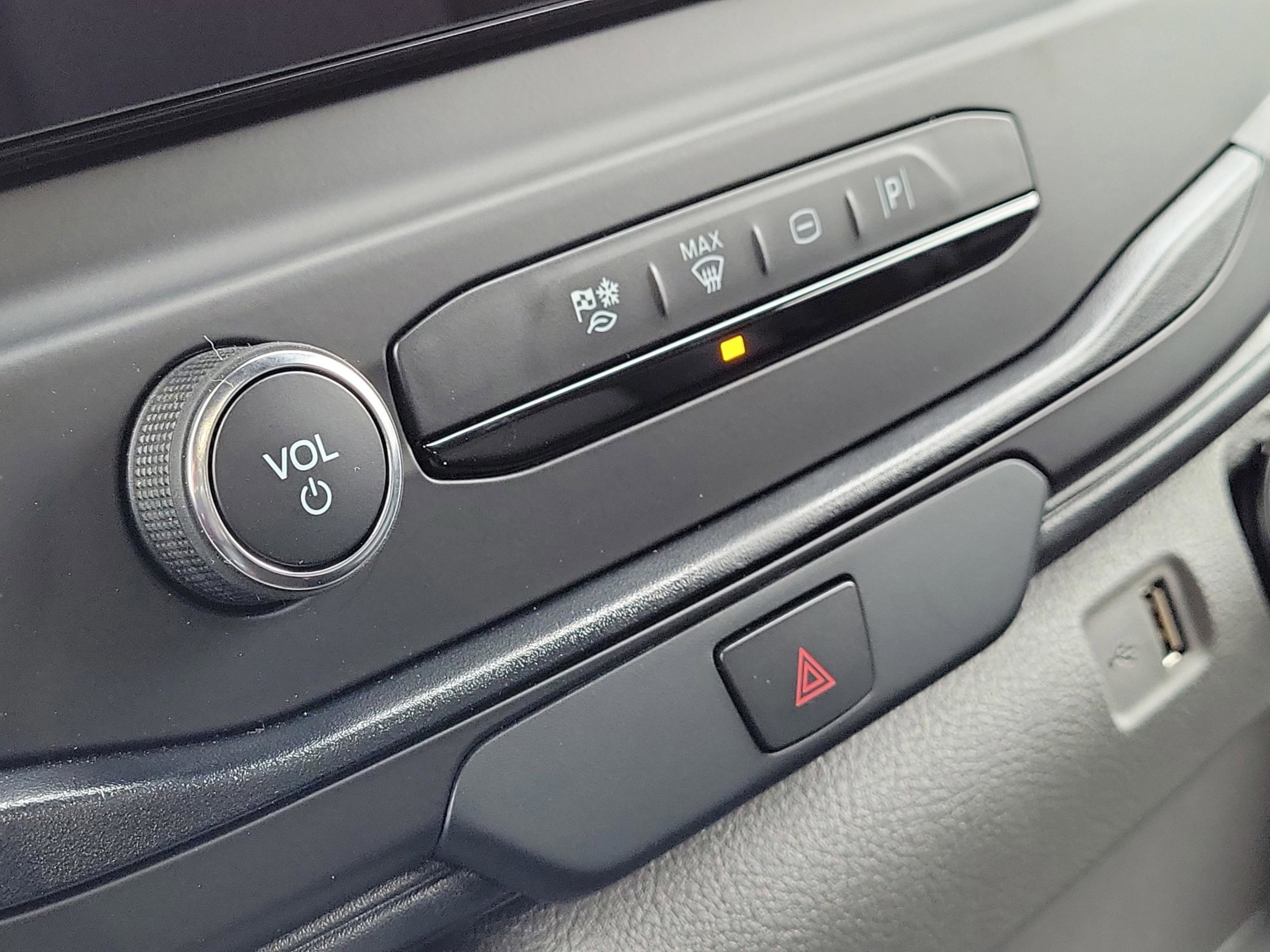 New 2026 Ford Transit 250 148 Medium Roof w/ Load Area Protection Package image 24