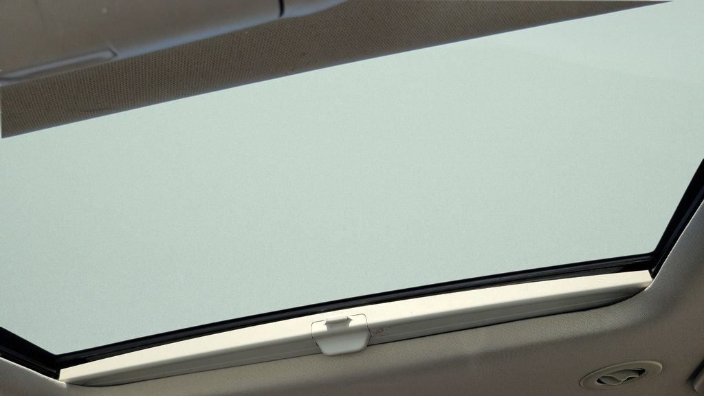 Used 2021 GMC Acadia SLT w/ Technology Package image 28