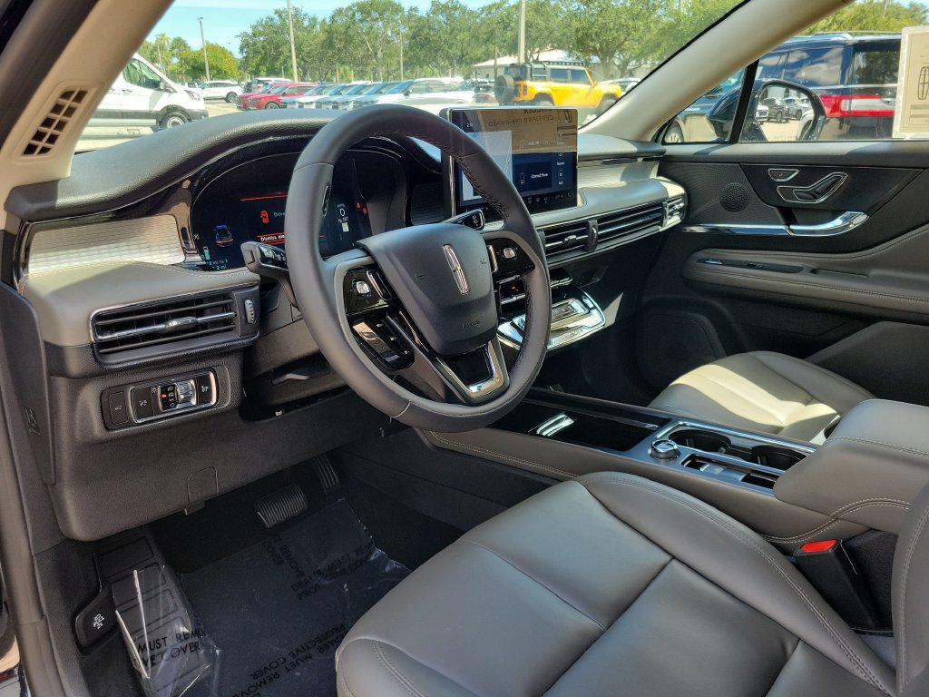 Certified 2023 Lincoln Corsair FWD image 14