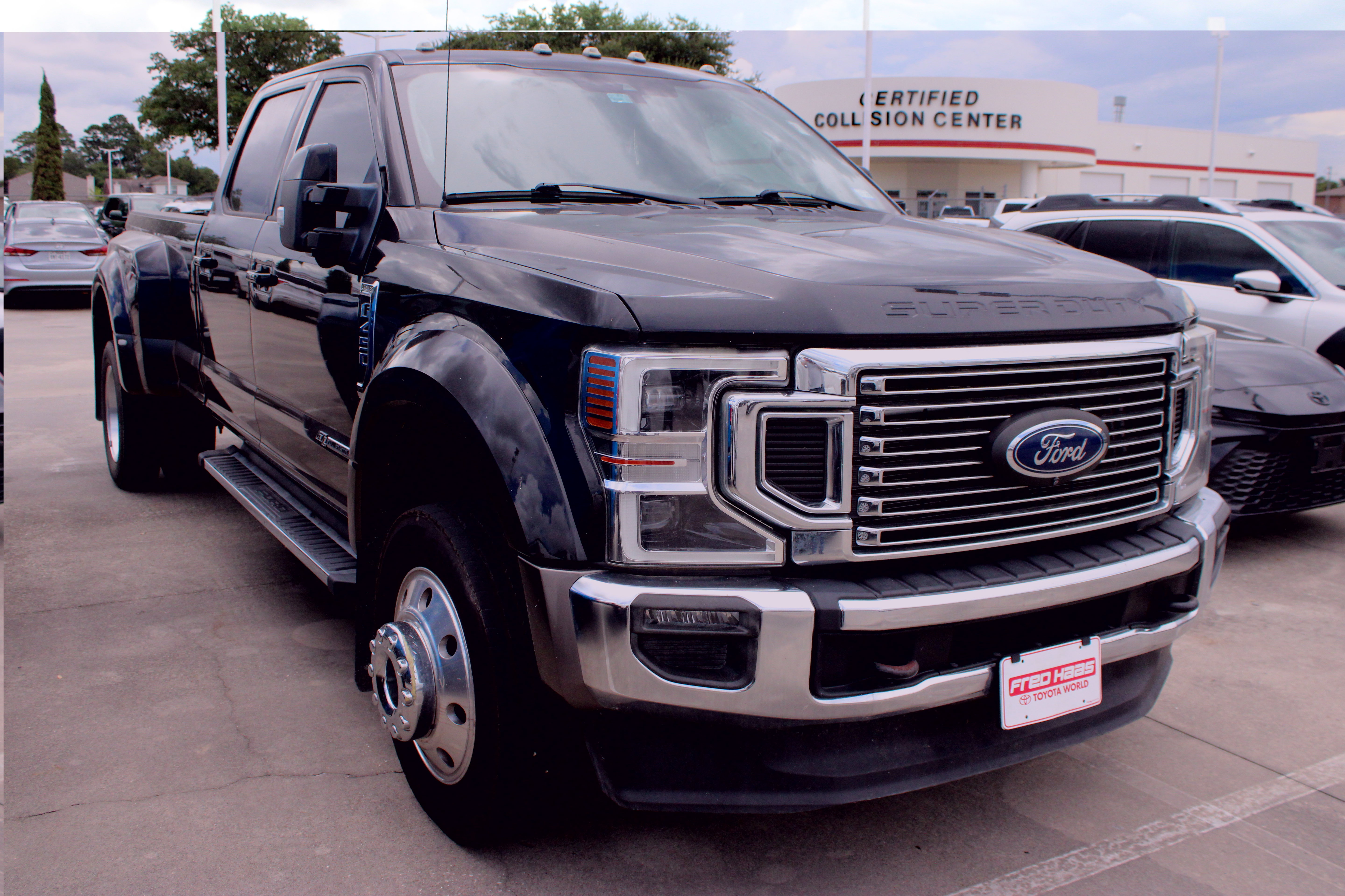 Used 2021 Ford F450 Lariat w/ Lariat Ultimate Package AWD/4WD image 2