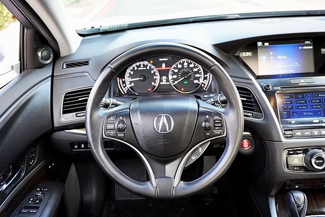 Used 2017 Acura RLX w/ Technology Package image 19
