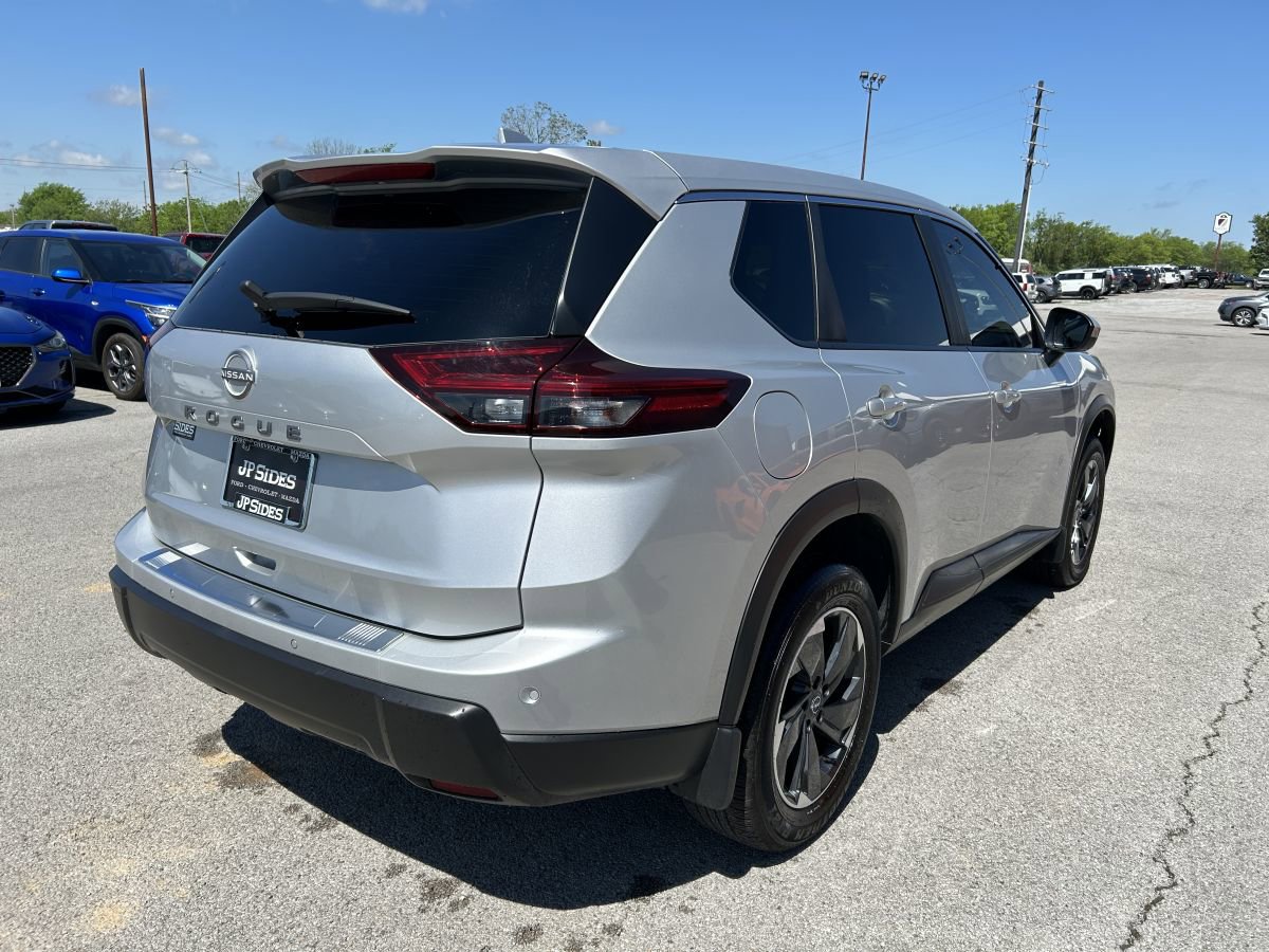 Used 2025 Nissan Rogue SV FWD image 6