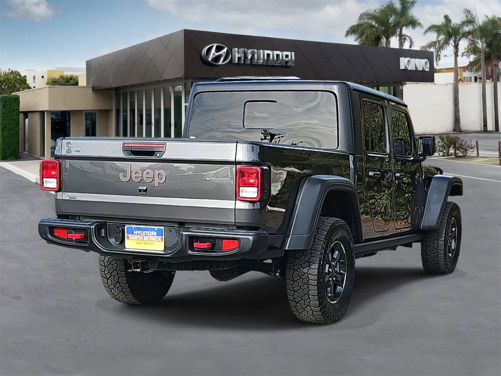 Used 2023 Jeep Gladiator Rubicon w/ Trailer Tow Package image 3