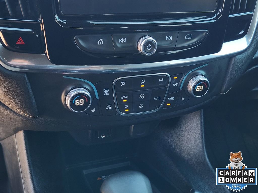 Used 2023 Chevrolet Traverse LT w/ Rear Camera Mirror Package image 23
