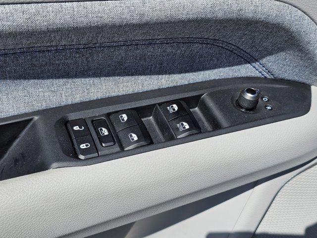 Used 2023 Jeep Compass Latitude w/ Convenience Group image 16