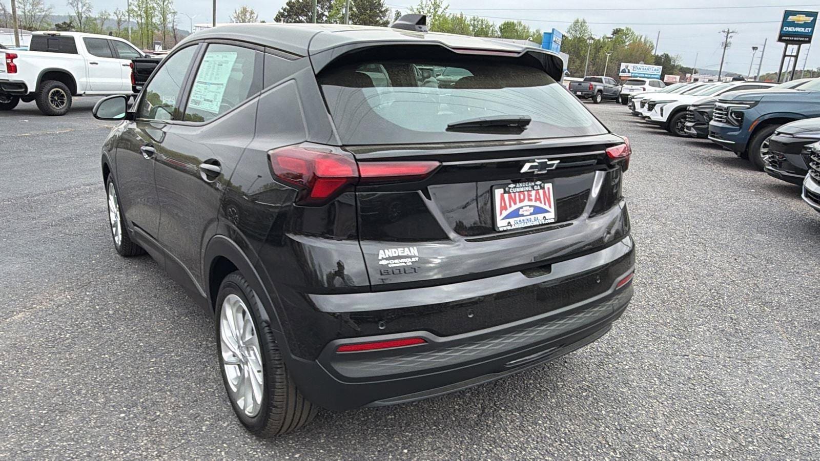 New 2027 Chevrolet Bolt LT w/ Comfort Package FWD image 7