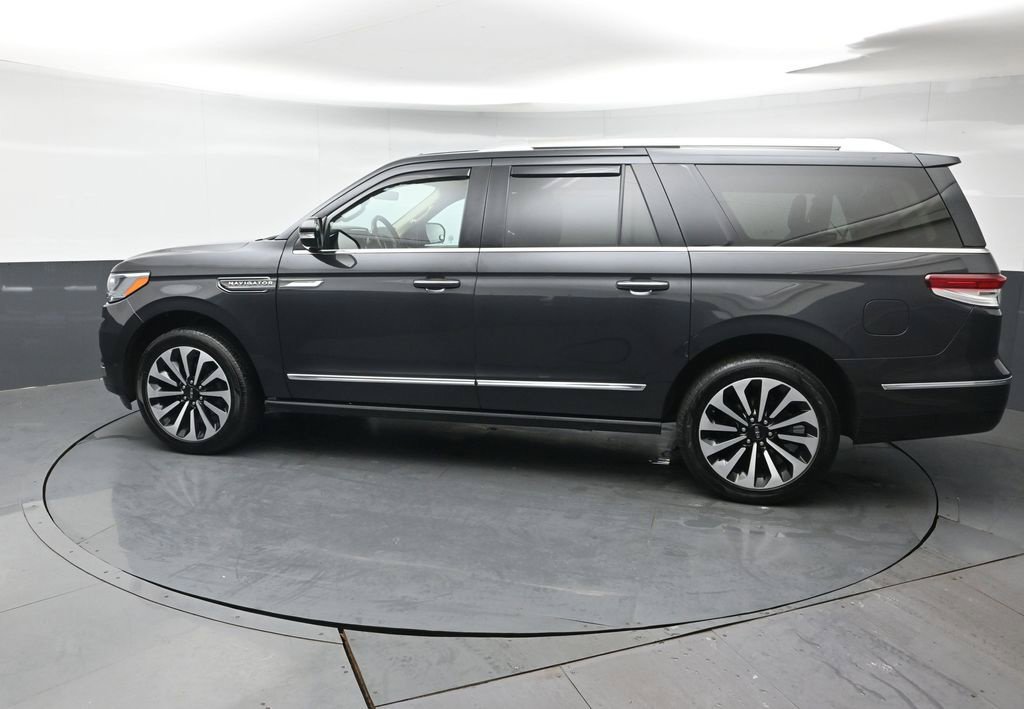 Used 2022 Lincoln Navigator L Reserve AWD/4WD image 4