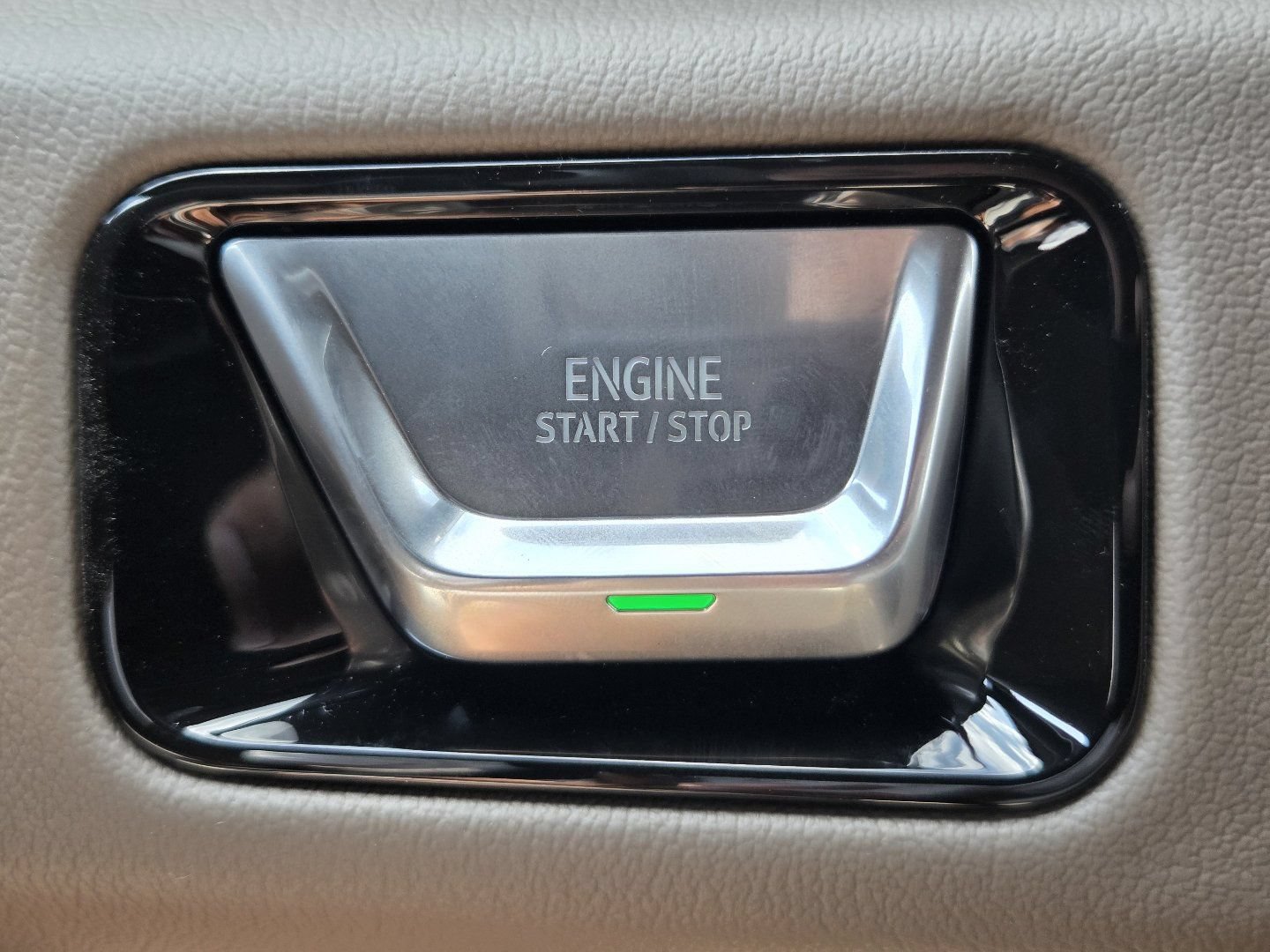 New 2026 GMC Yukon Denali w/ Sun & Power Step Package AWD/4WD image 38
