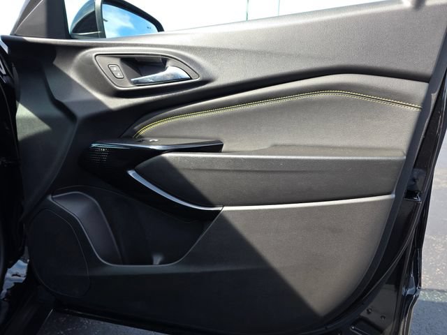 Used 2025 Chevrolet Trax LT w/ Driver Confidence Package FWD image 22