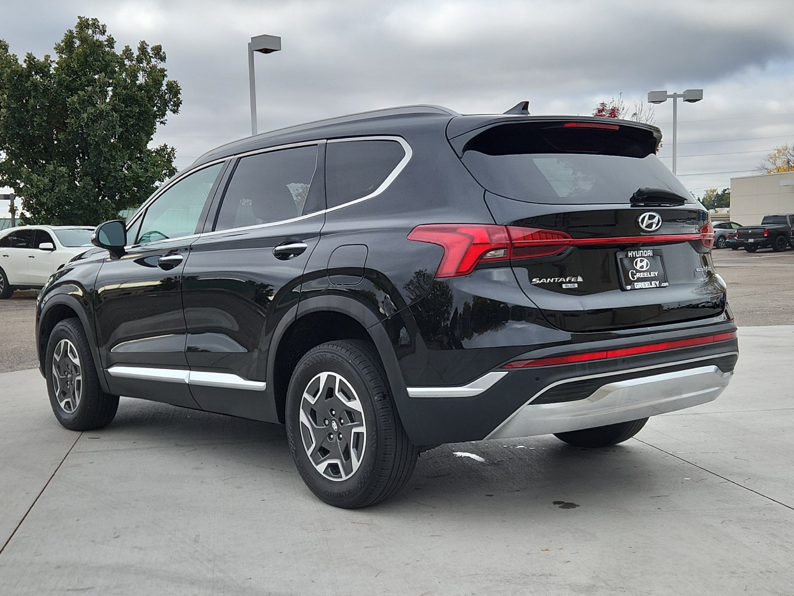 Used 2023 Hyundai Santa Fe Blue w/ Cargo Package AWD/4WD image 3
