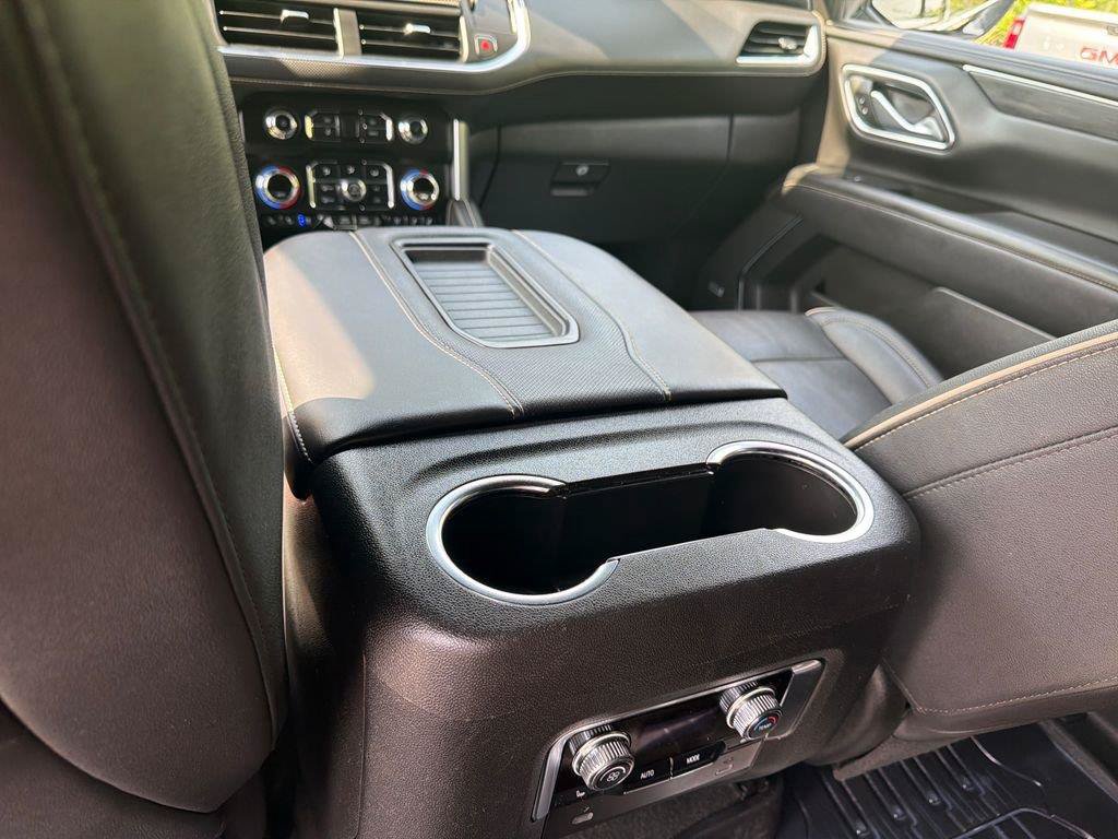 Certified 2023 GMC Yukon SLT w/ SLT Luxury Package AWD/4WD image 25